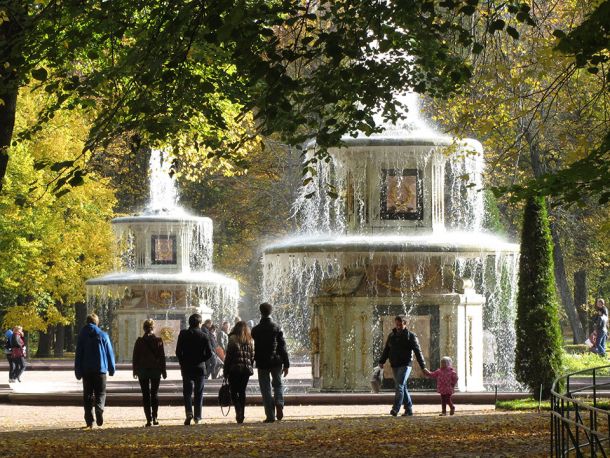 Peterhof. Fontane romane 